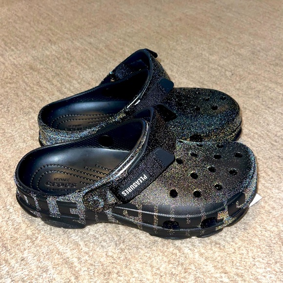 m5w7 crocs size